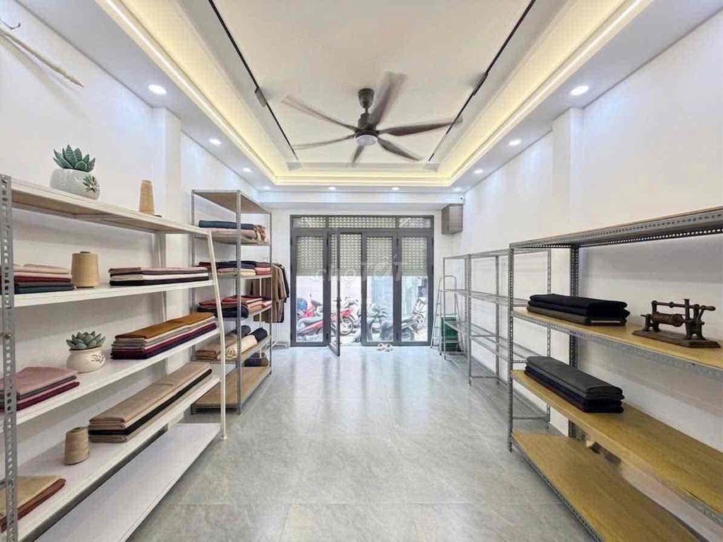 5 tầng , 8,85tỷ , 40m2 cách 30m ra mặt tiền hoàng hoa thám