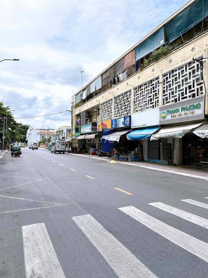 Bàn Nhà MT Thụt đường Nguyễn Thông Giá Tốt