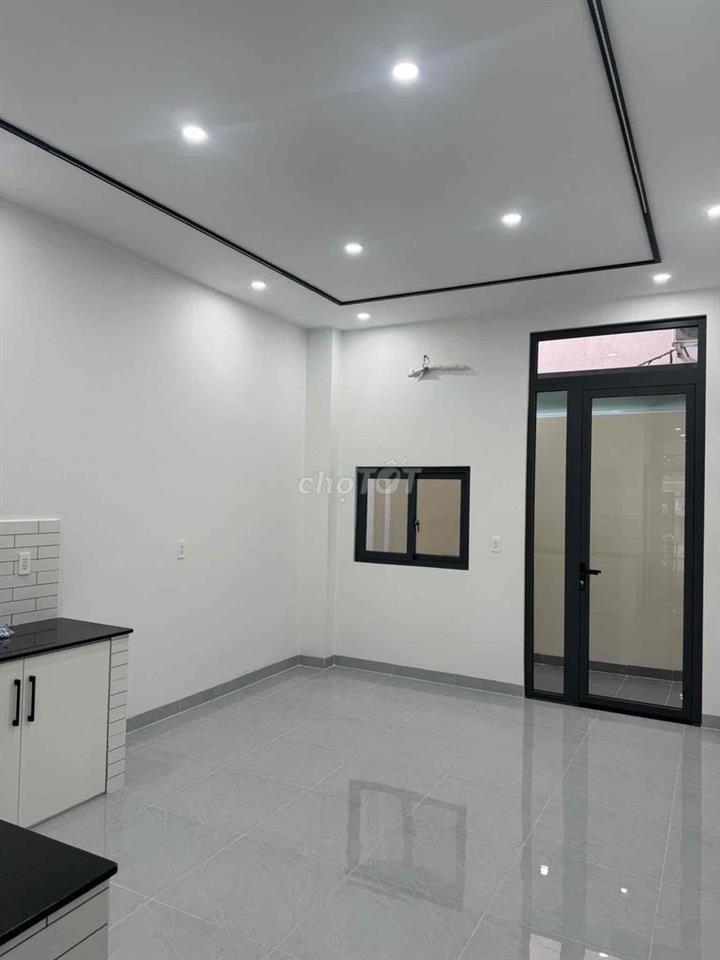 Cho thuê nhà MT đường Bình Lợi. Diện tích 5x20m. Giá 40tr/tháng