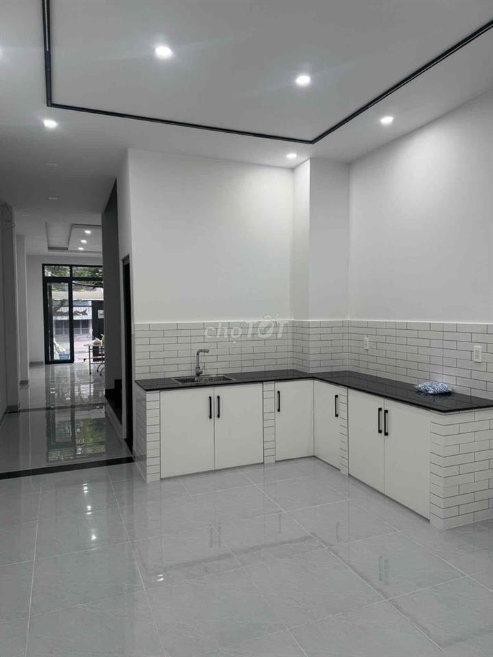 Cho thuê nhà MT đường Bình Lợi. Diện tích 5x20m. Giá 40tr/tháng