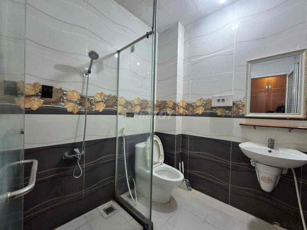 Cho thuê nhà mặt tiền Đặng Thuỳ Trâm. Diện tích 5x20m. Giá 40tr/tháng