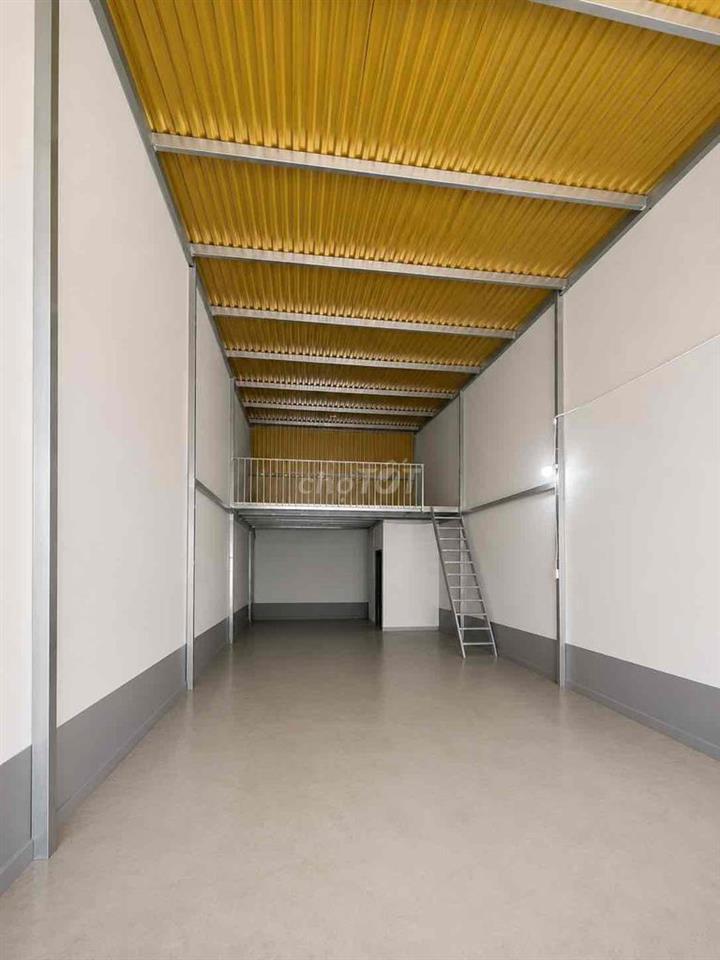 Cho thuê nhà cấp 4, có gác kiên cố tiện làm kho. DT 5x20m. Giá 13tr/th