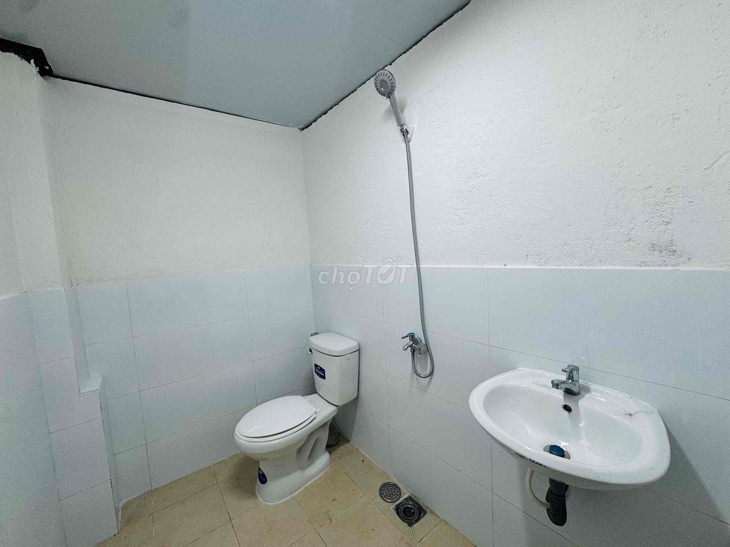 Cho thuê kho mới đường Đặng Thuỳ Trâm, DTSD 130m2. Giá 14tr/tháng