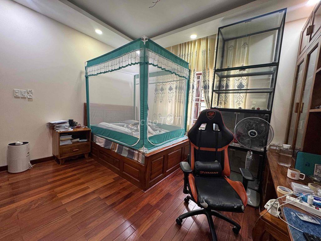 Cho thuê nhà full nội thất đường Bình Lợi, 4 PN, 5 WC. Giá 30tr/tháng