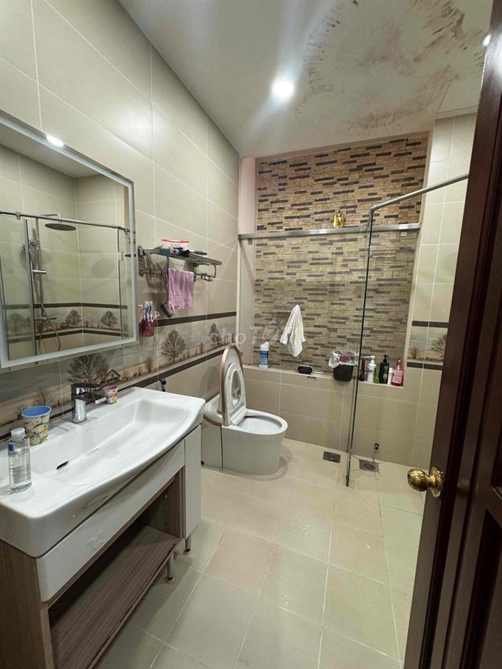 Cho thuê nhà full nội thất đường Bình Lợi, 4 PN, 5 WC. Giá 30tr/tháng