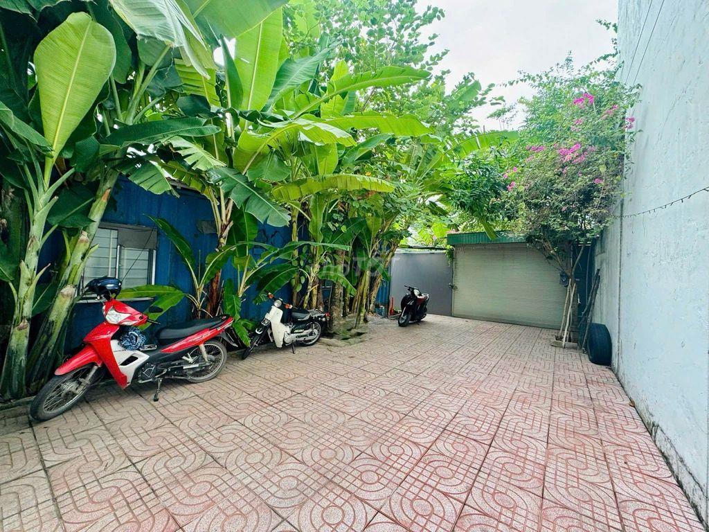 Cho thuê kho đẹp đường Đặng Thùy Trâm, p13, BT. DT 400m2. Giá 46tr/th.