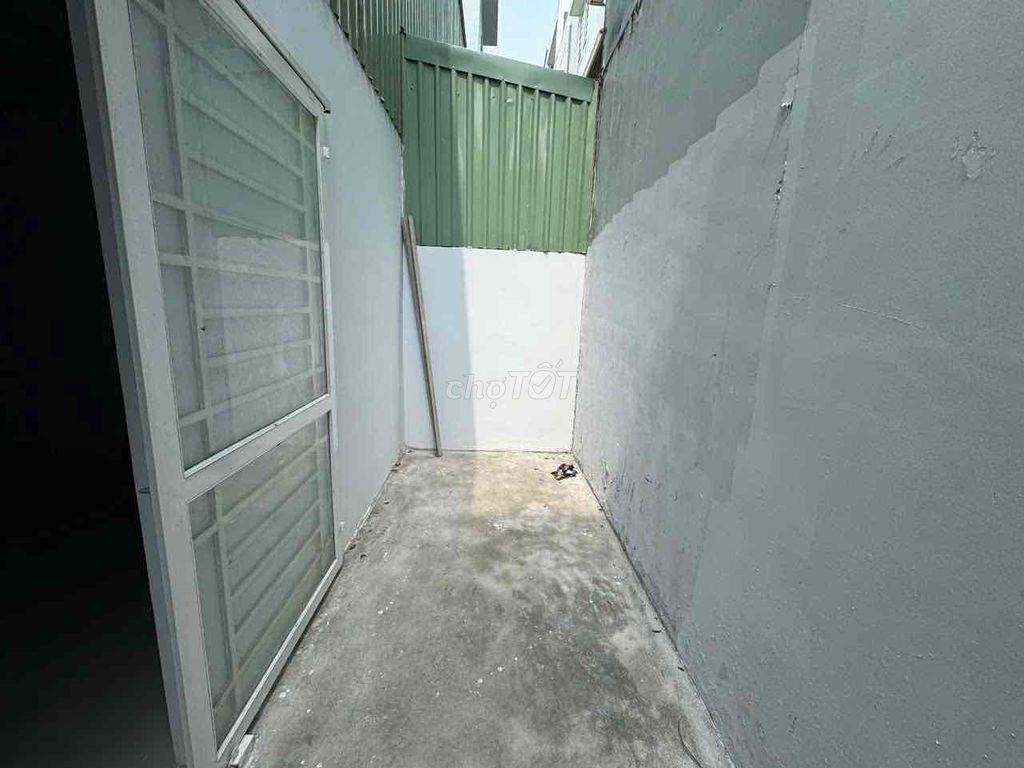 Cho thuê kho đường Đặng Thuỳ Trâm, p13, BT. DT 130m2. Giá 17tr/th