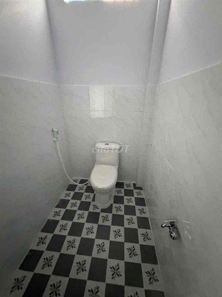 Cho thuê kho đường Đặng Thuỳ Trâm, p13, BT. DT 130m2. Giá 17tr/th