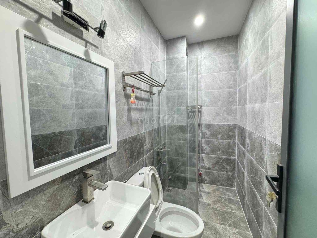 Cho thuê nhà có thang máy đường Bình Lợi. DT 88m2 gồm 5PN. Giá 28tr/th