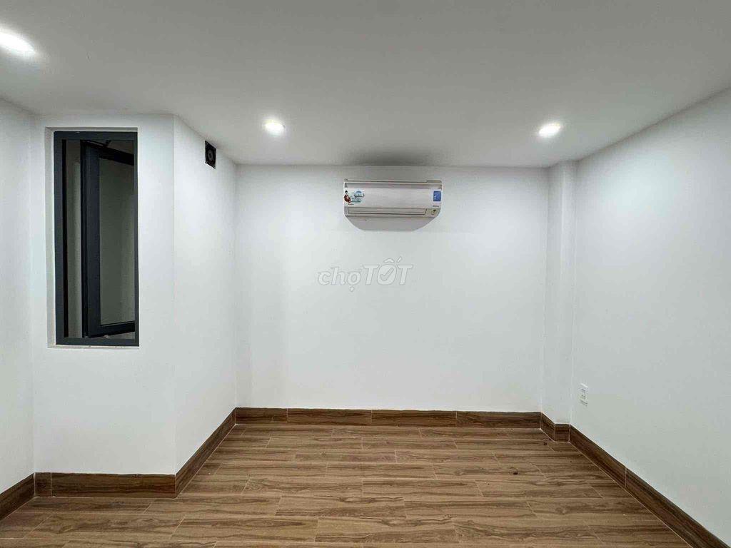 Cho thuê nhà có thang máy đường Bình Lợi. DT 88m2 gồm 5PN. Giá 28tr/th