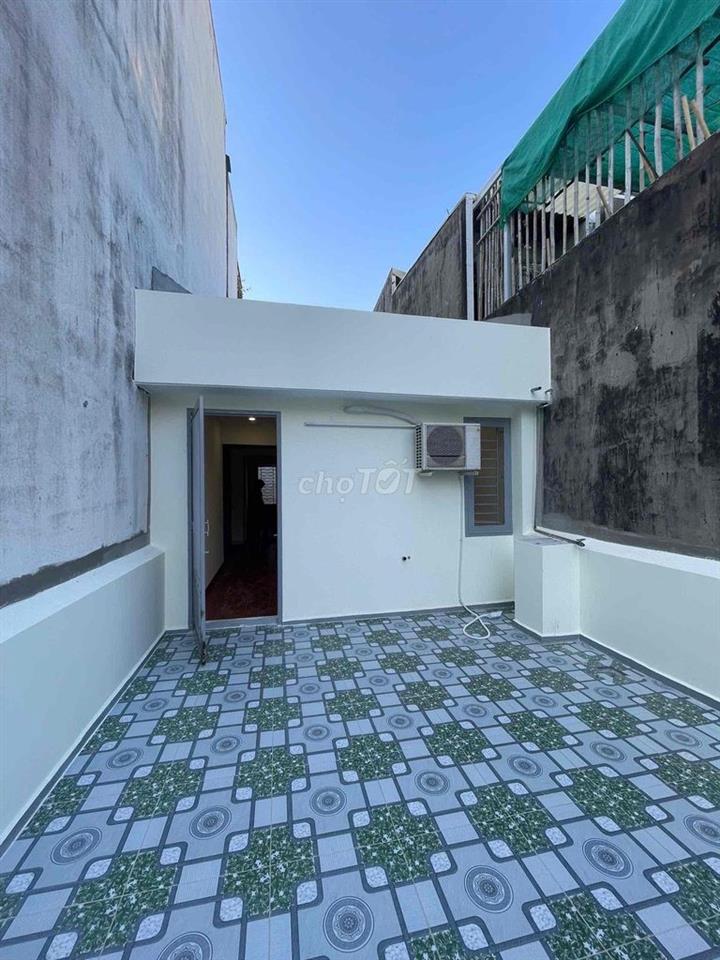 Cho thuê nhà mặt tiền đường 12m Đặng Thuỳ Trâm. DT 4x20m. Giá 20tr/th