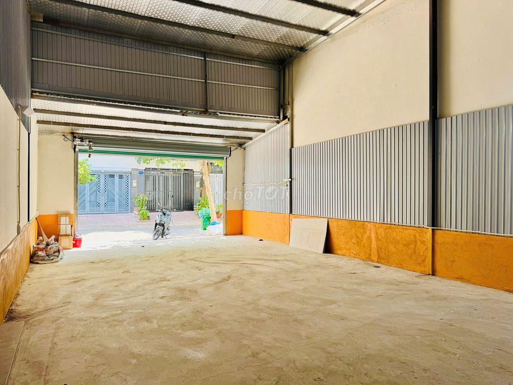Cho thuê kho đường Bình Lợi, Bình Thạnh. DTSD 240m2. Giá 19tr/tháng
