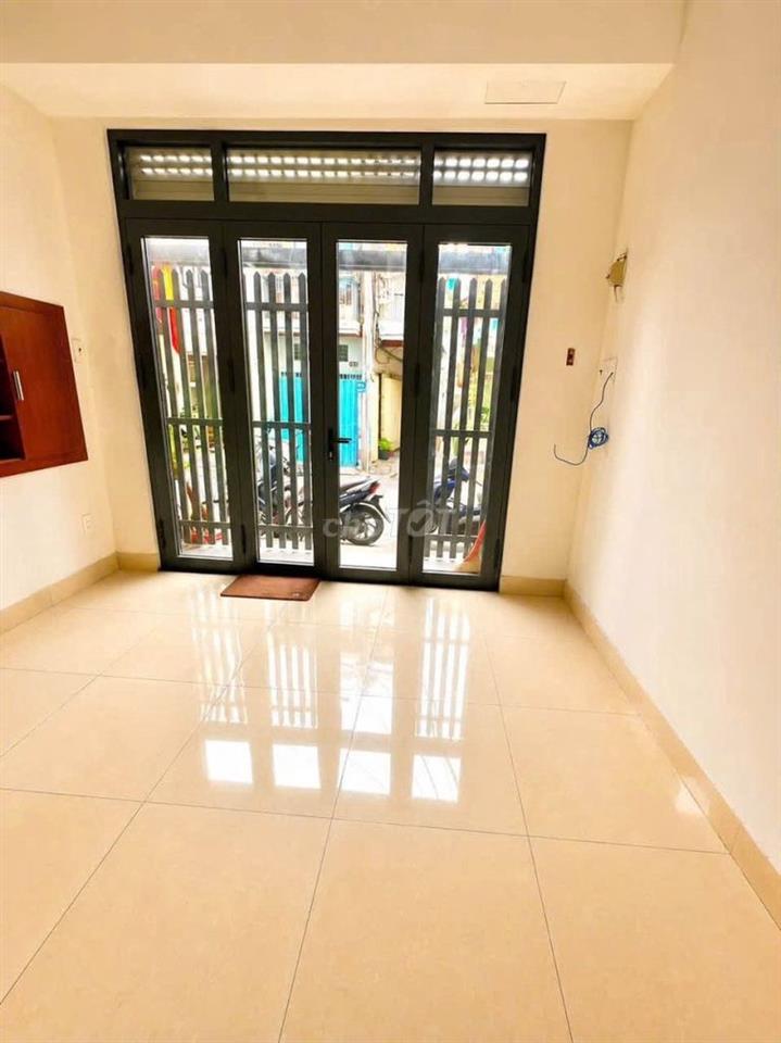 NHÀ ĐẸP MẶT TIỀN Ở NGAY  PHÙNG VĂN CUNG- PHÚ NHUẬN