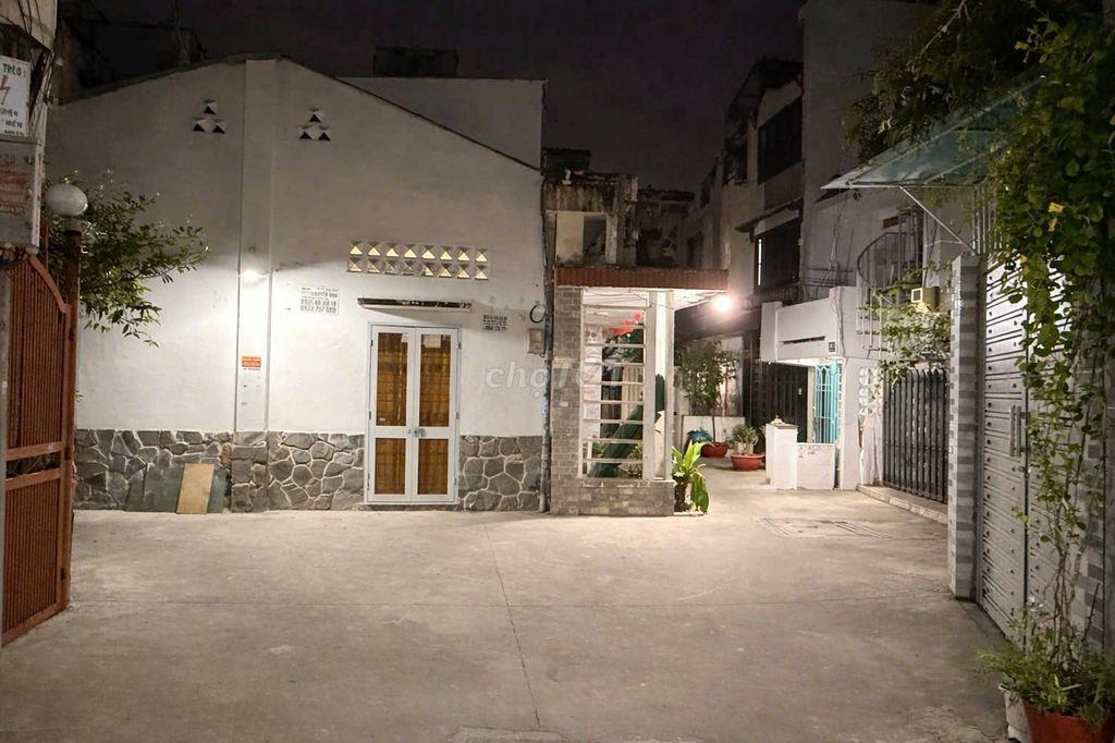 Hiếm ngay ngã tư Phú Nhuận - Nhà mới đẹp - GIẢM THÊM 200 TRIỆU