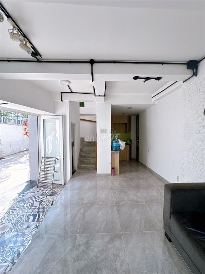 CẦN RA GẤP TRONG 2 TUẨN - CHỦ GIẢM HẲN 2 TỶ NGAY NGUYỄN CÔNG HOAN