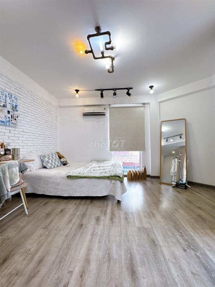 CẦN RA GẤP TRONG 2 TUẨN - CHỦ GIẢM HẲN 2 TỶ NGAY NGUYỄN CÔNG HOAN