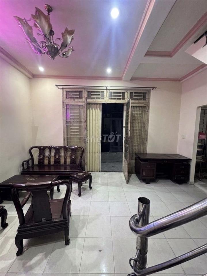Nhà 1 Lầu Chính Chủ 20 Năm Ngay Hàng Xanh ĐH Hutech