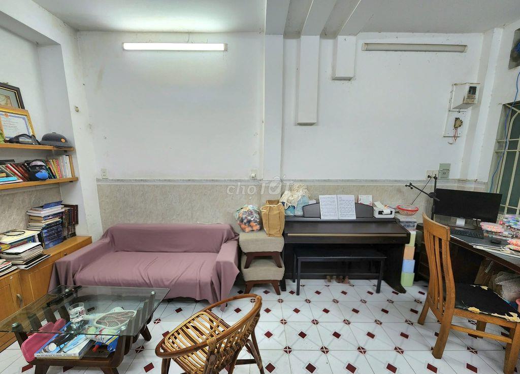 CHÍNH CHỦ CẦN BÁN GẤP NHÀ -  2 TẦNG NƠ TRANG LONG