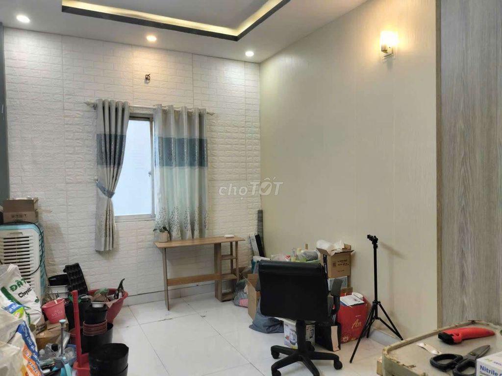 BÁN NHÀ PHỐ LIỀN KỀ  LÊ VĂN LƯƠNG 