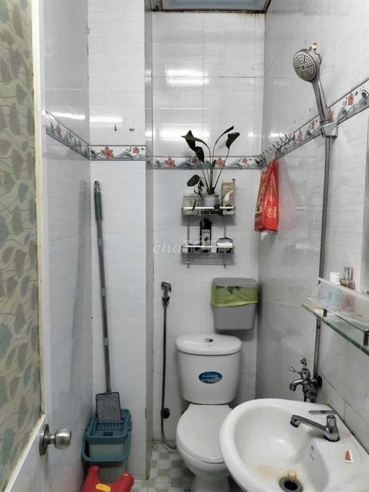 BÁN NHÀ PHỐ LIỀN KỀ  LÊ VĂN LƯƠNG 