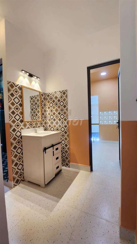BÁN NHÀ HẺM 1147 HUỲNH TẤN PHÁT 