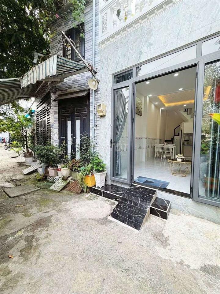 BÁN NHÀ 3 LẦU SHR PHẠM VĂN CHIÊU 