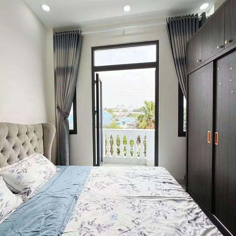 BÁN NHÀ 3 LẦU SHR PHẠM VĂN CHIÊU 