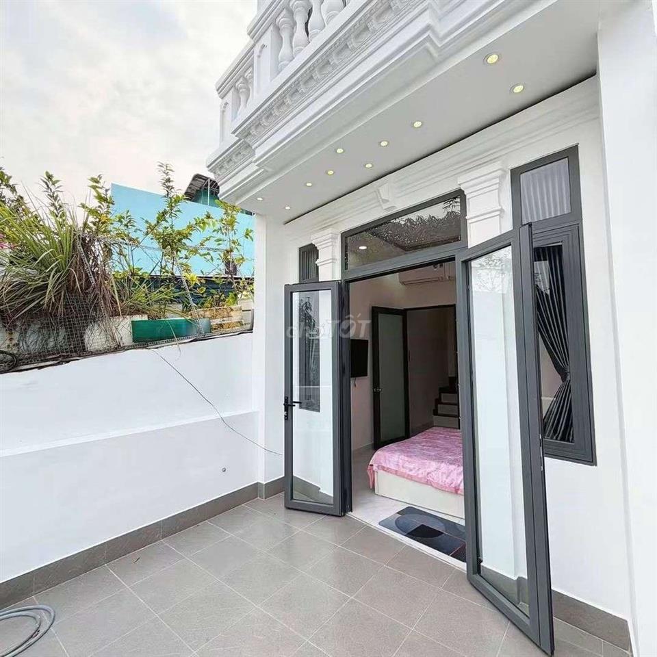 BÁN NHÀ 3 LẦU SHR PHẠM VĂN CHIÊU 