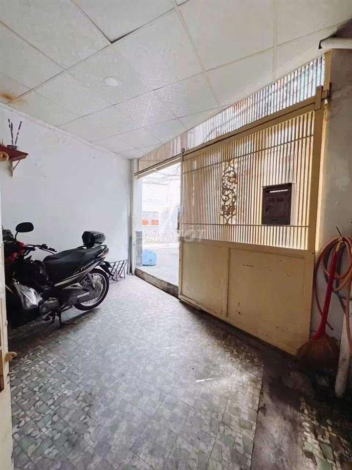 BÁN NHÀ SHR HOÀNG DIỆU Q4