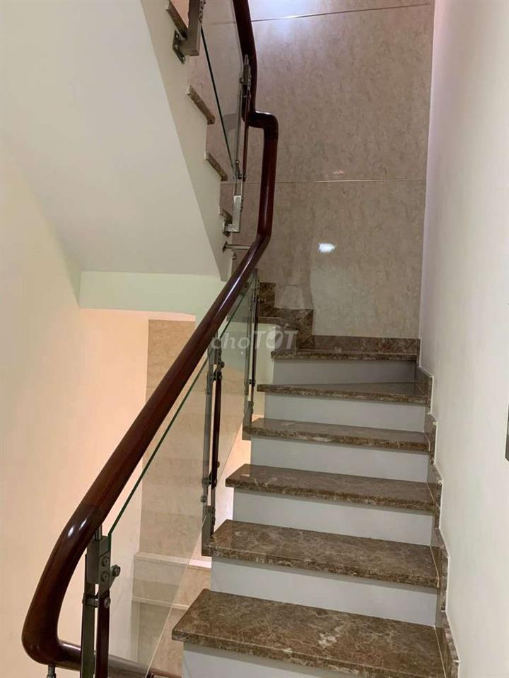 BÁN NHÀ HẺM 78 KHÁNH HỘI Q4