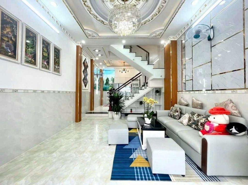 BÁN NHÀ HẺM 1806 HUỲNH TẤN PHÁT 