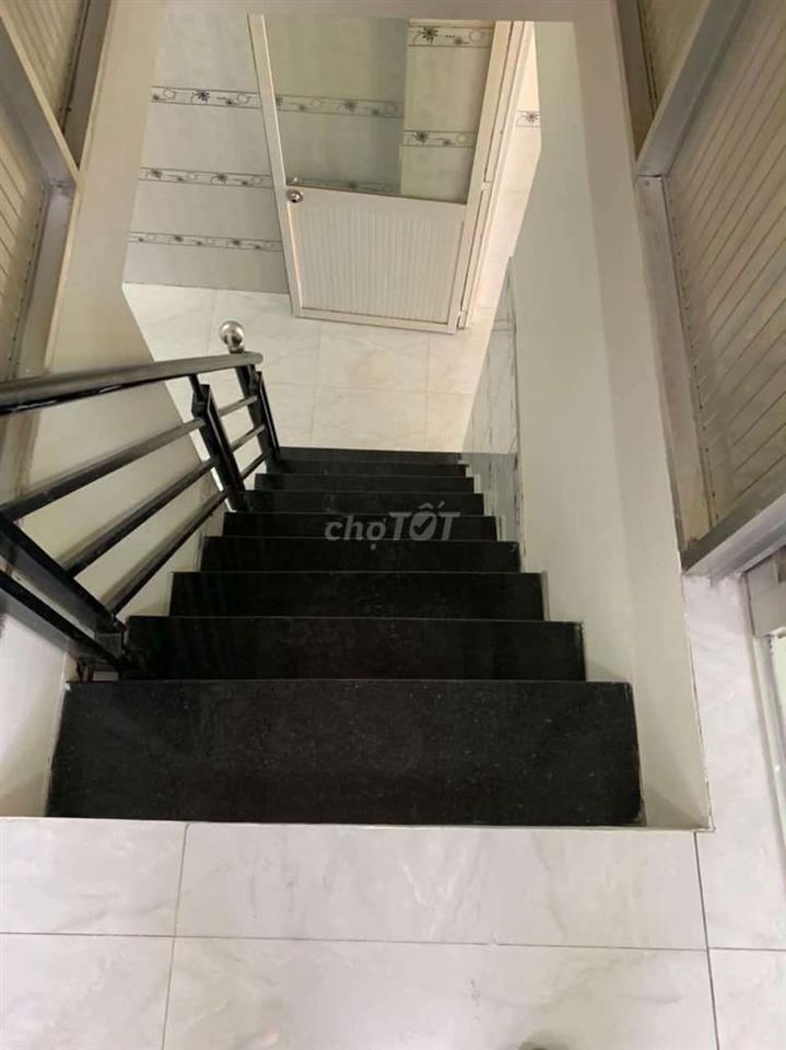 BÁN NHÀ HẺM 136 HUỲNH TẤN PHÁT Q7