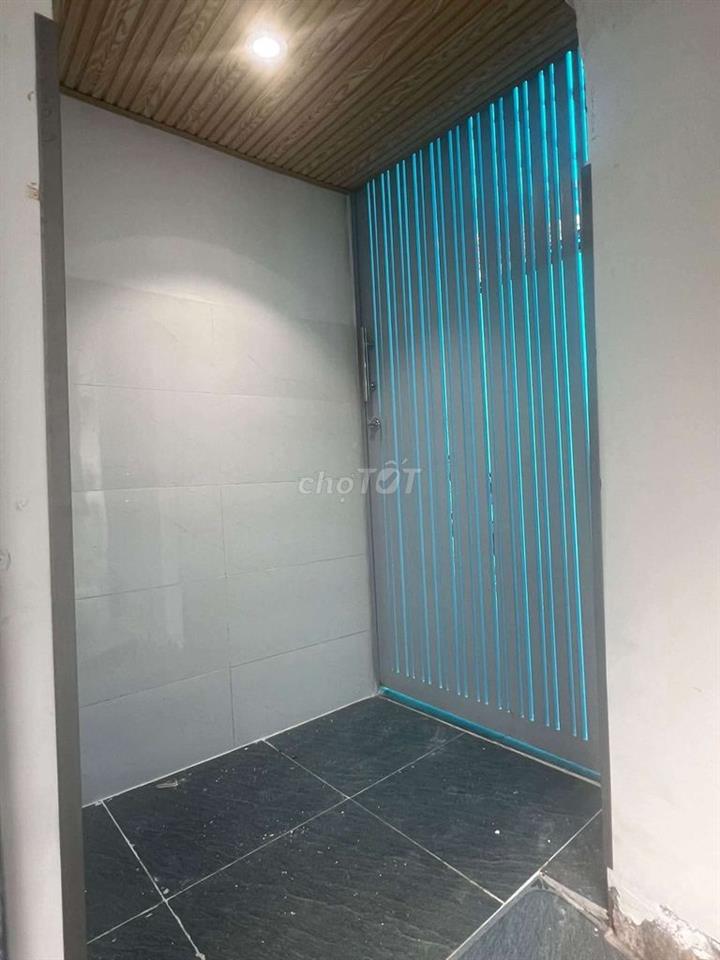 BÁN NHÀ HẺM 136 HUỲNH TẤN PHÁT Q7