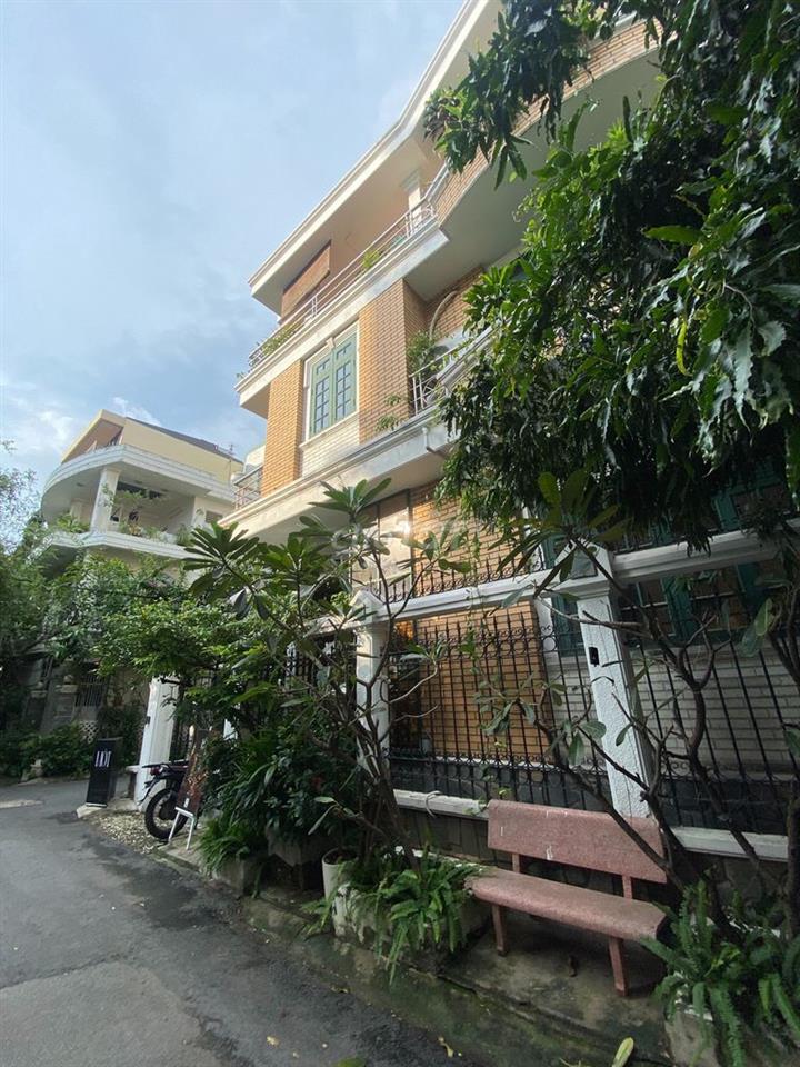Nhà nguyên căn 2MT Làng Báo Chí_11x10, 3 Tầng_Giá thuê 50tr/tháng