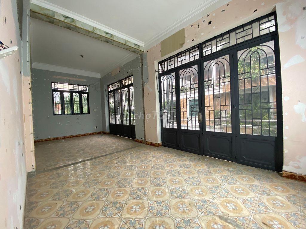 Nhà Làng Báo Chí_Góc 2 Mặt tiền đường số 2_Thảo Điền_10x11m, 3 Tầng