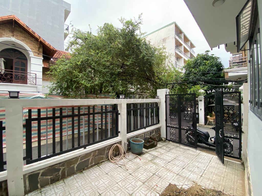 Nhà Làng Báo Chí_Góc 2 Mặt tiền đường số 2_Thảo Điền_10x11m, 3 Tầng