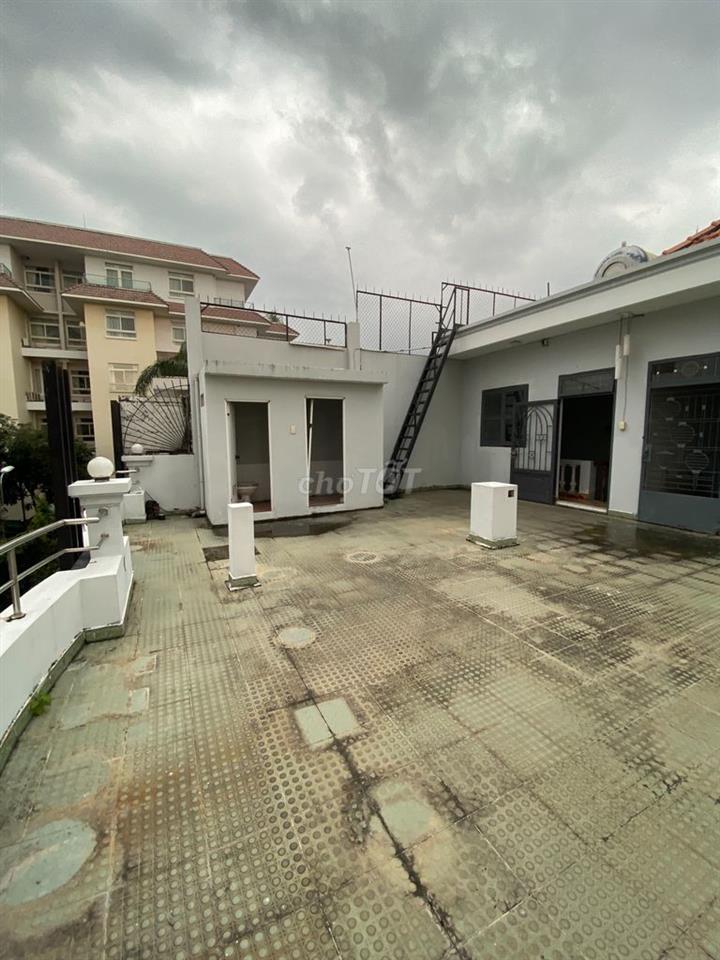 Nhà Làng Báo Chí_Góc 2 Mặt tiền đường số 2_Thảo Điền_10x11m, 3 Tầng