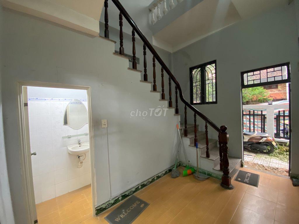 Nhà Làng Báo Chí_Góc 2 Mặt tiền đường số 2_Thảo Điền_10x11m, 3 Tầng