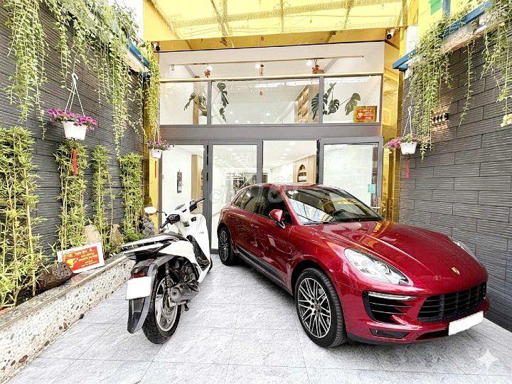Nhà mặt tiền 3 lầu sân thượng đường Phan Văn Trị