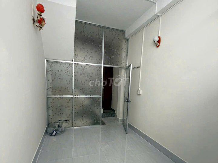 Bán nhà kiên cố 2 lầu hẻm Lý Thái Tổ, Phường Vườn Lài