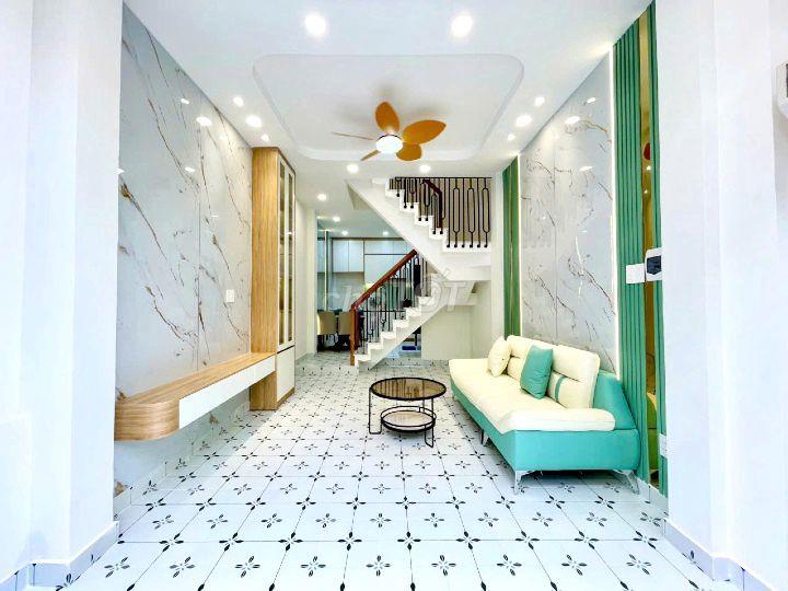 Nhà vuông vức 2 lầu đúc hẻm xe hơi Trường Chinh