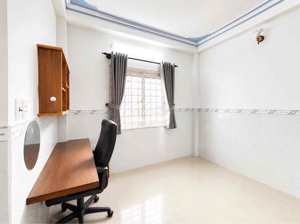 PHÚ NHUẬN 4 TẦNG BTCT CÁCH 50m ra MT hoàng văn thụ