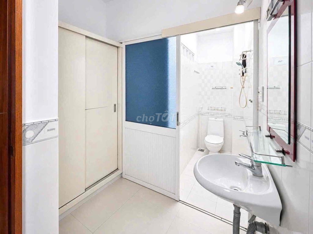 PHÚ NHUẬN 4 TẦNG BTCT CÁCH 50m ra MT hoàng văn thụ