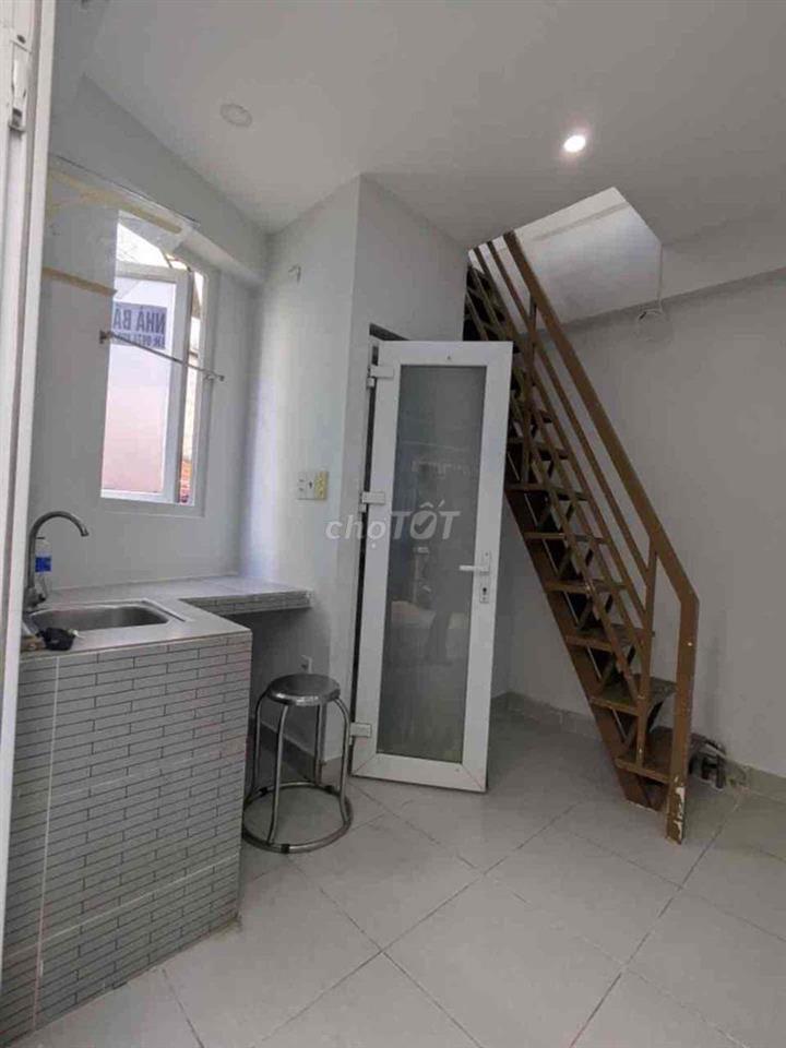 2.4TY có nhà Huỳnh văn bánh 2 tầng sổ nở hậu hẻm xe hơi