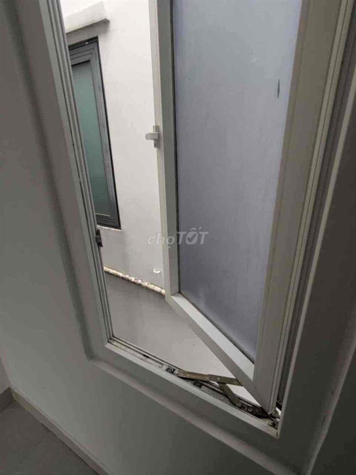 2.4TY có nhà Huỳnh văn bánh 2 tầng sổ nở hậu hẻm xe hơi