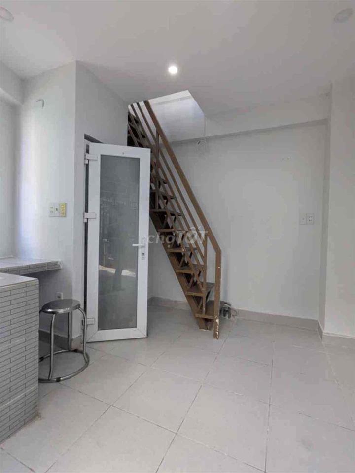 2.4TY có nhà Huỳnh văn bánh 2 tầng sổ nở hậu hẻm xe hơi
