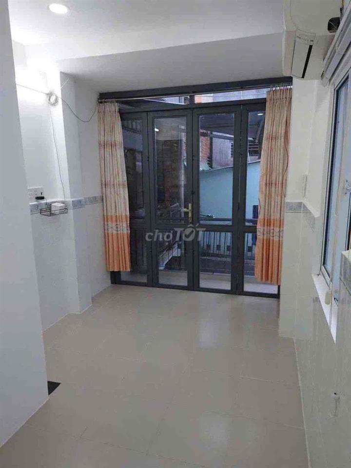2.5 TỶ có nhà khu Phan Xích long Phú nhuận 2 tầng sổ vuông vức