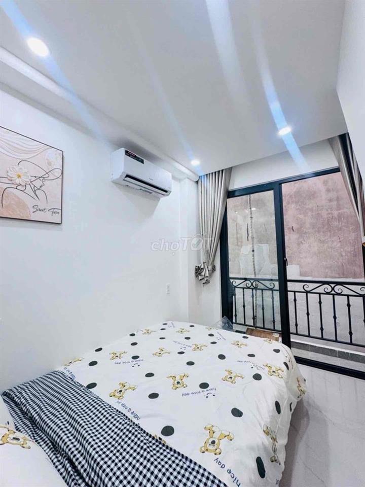 Hẻm xe hơi 3 tầng Khu Phan xích long chỉ nhỉnh 2tỷ