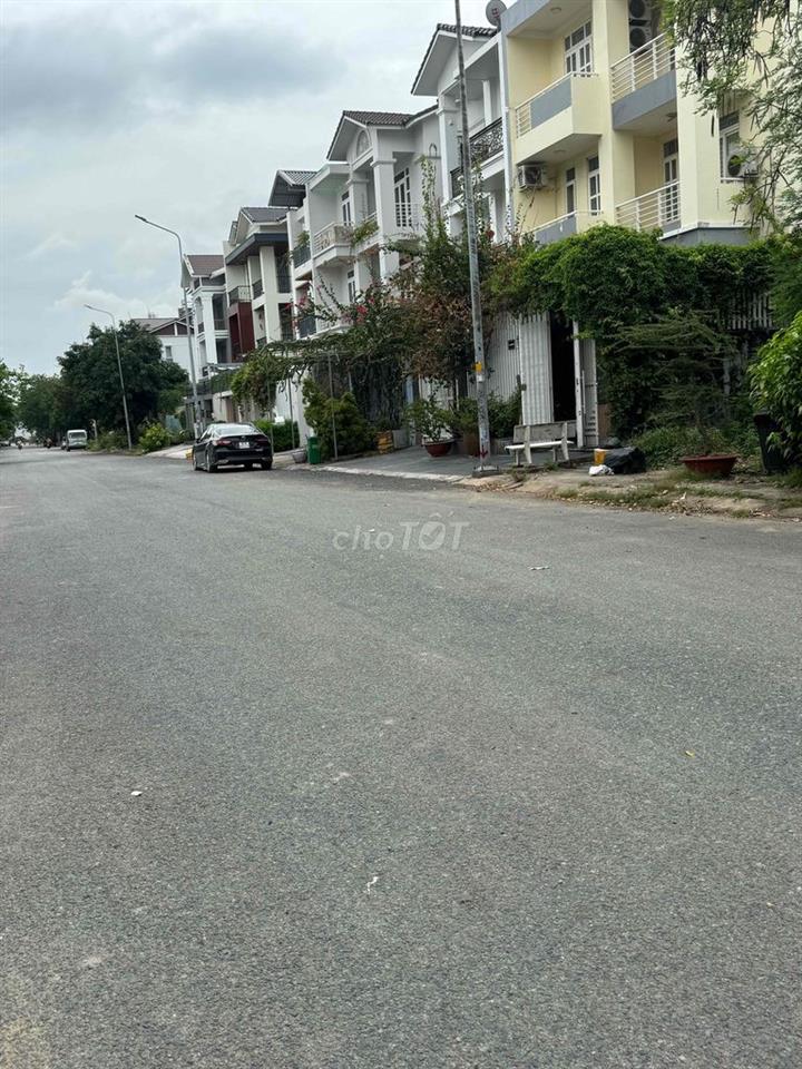 Chính Chủ bán Đất 10x18mv Đặng thuỳ Trắm ngay Đại học văn Lang
