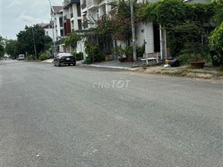 Chính Chủ bán Đất 10x18mv Đặng thuỳ Trắm ngay Đại học văn Lang